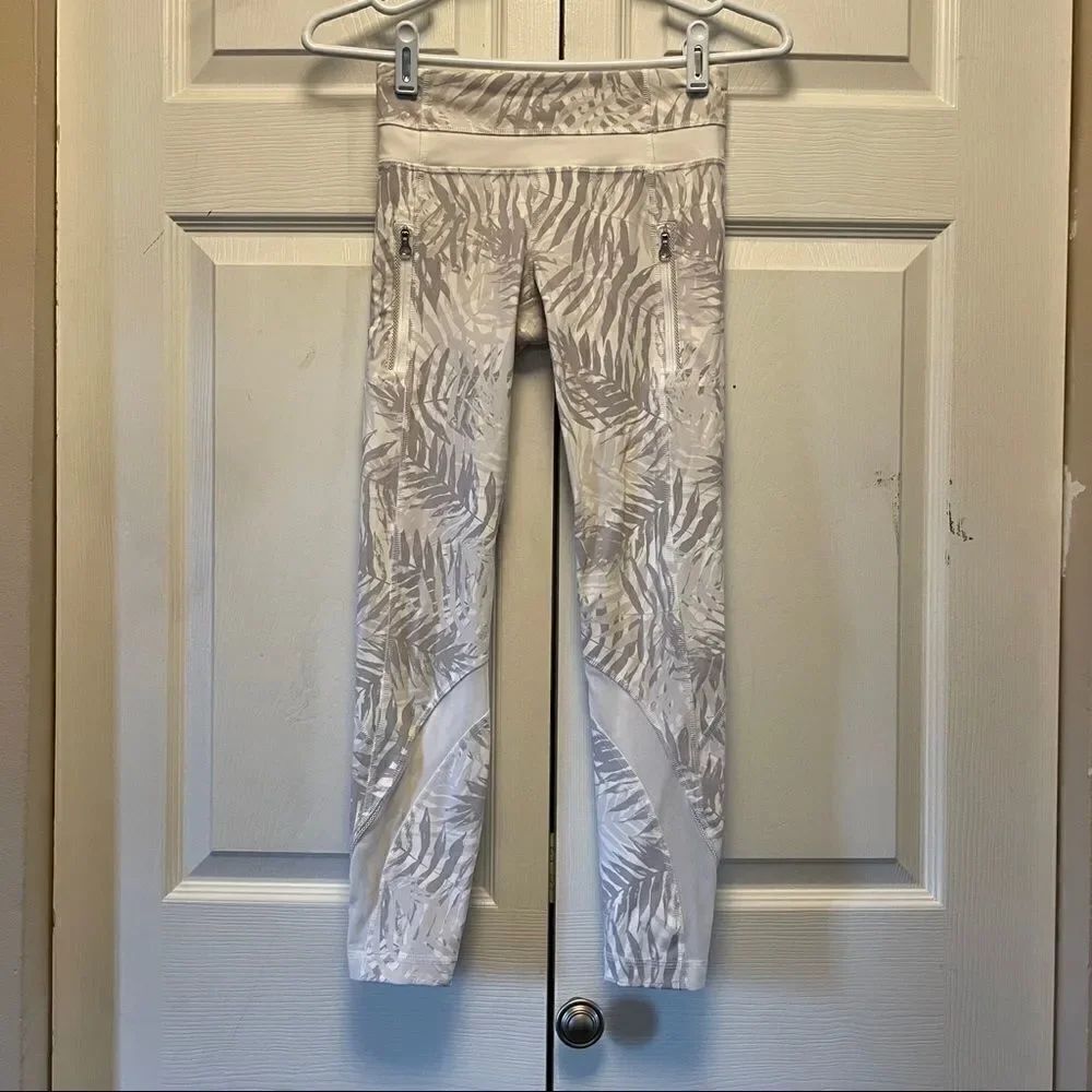 Lululemon Inspire Crop II Palm Camo Leggings Size 2